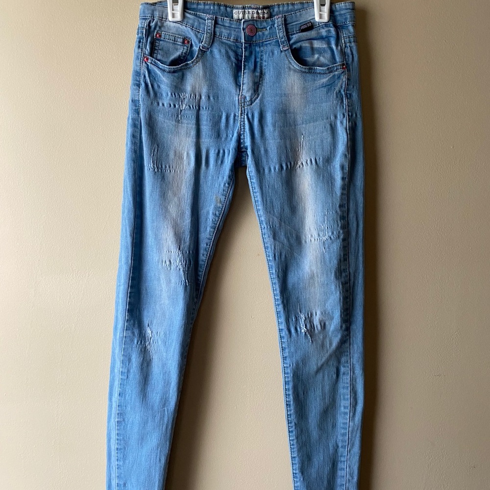 🦙 Distressed light-washed Denim Jeans